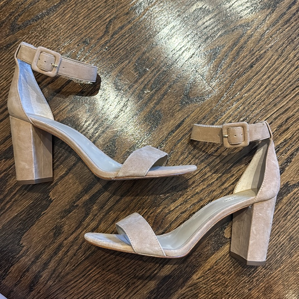 Ann Taylor tan heels